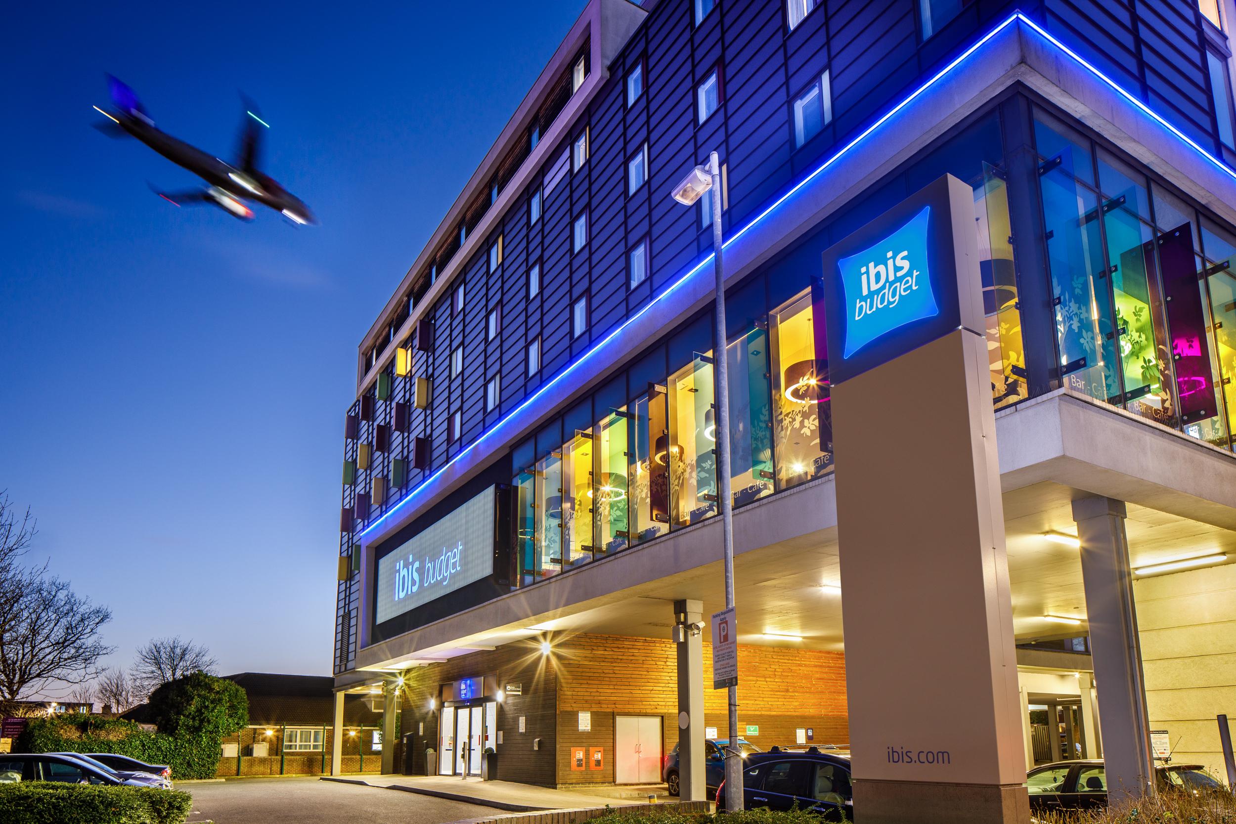 Cranford Ibis Budget London Heathrow Central מראה חיצוני תמונה
