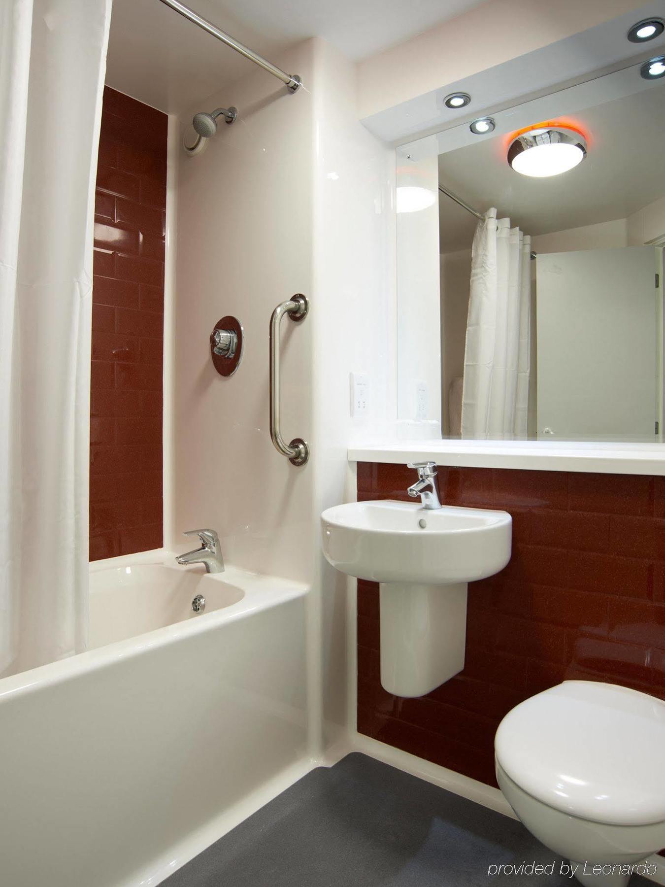 Cranford Ibis Budget London Heathrow Central מראה חיצוני תמונה